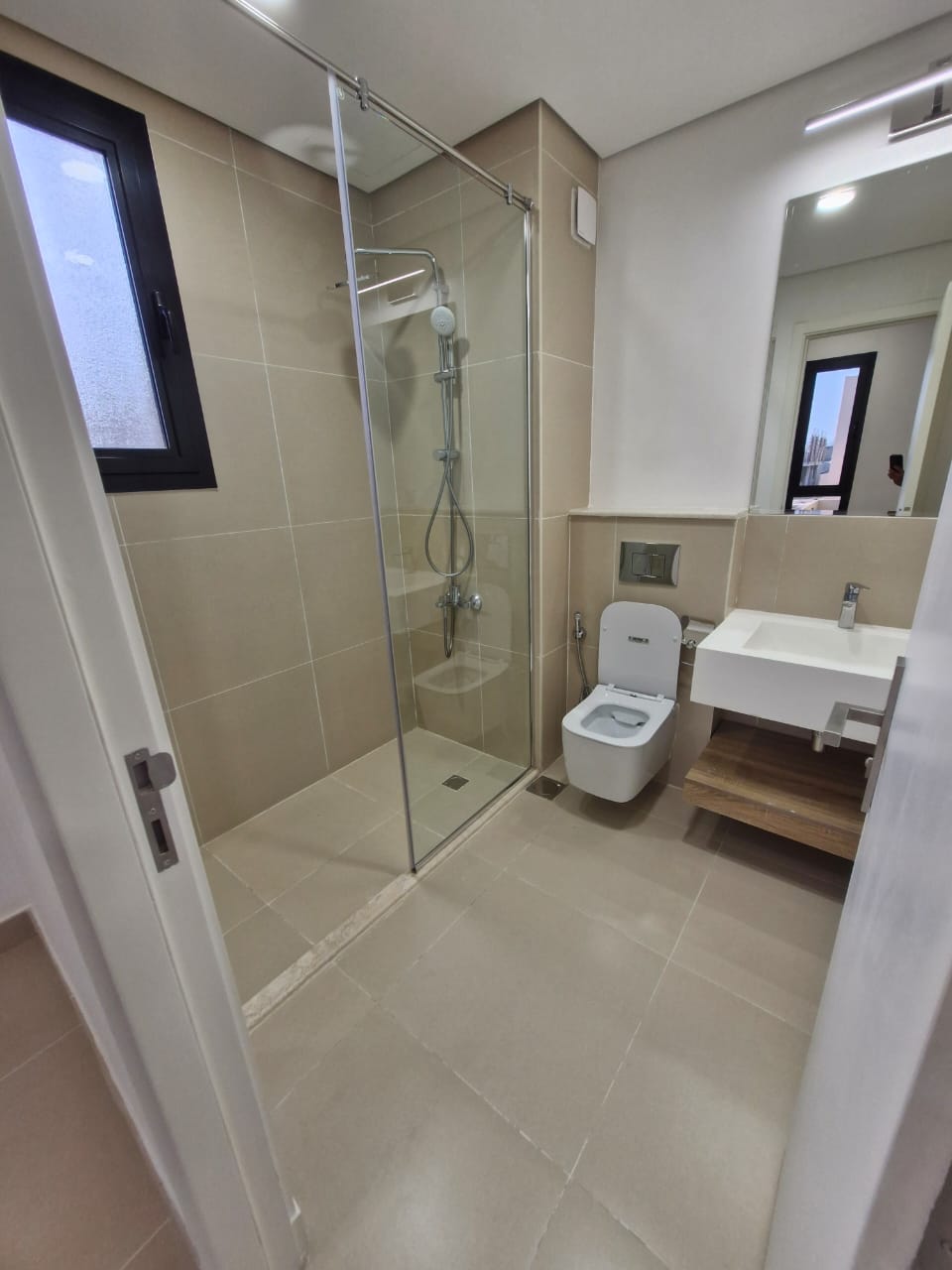 🏰 **Modern Luxury Villa | Sidra District – Roshn